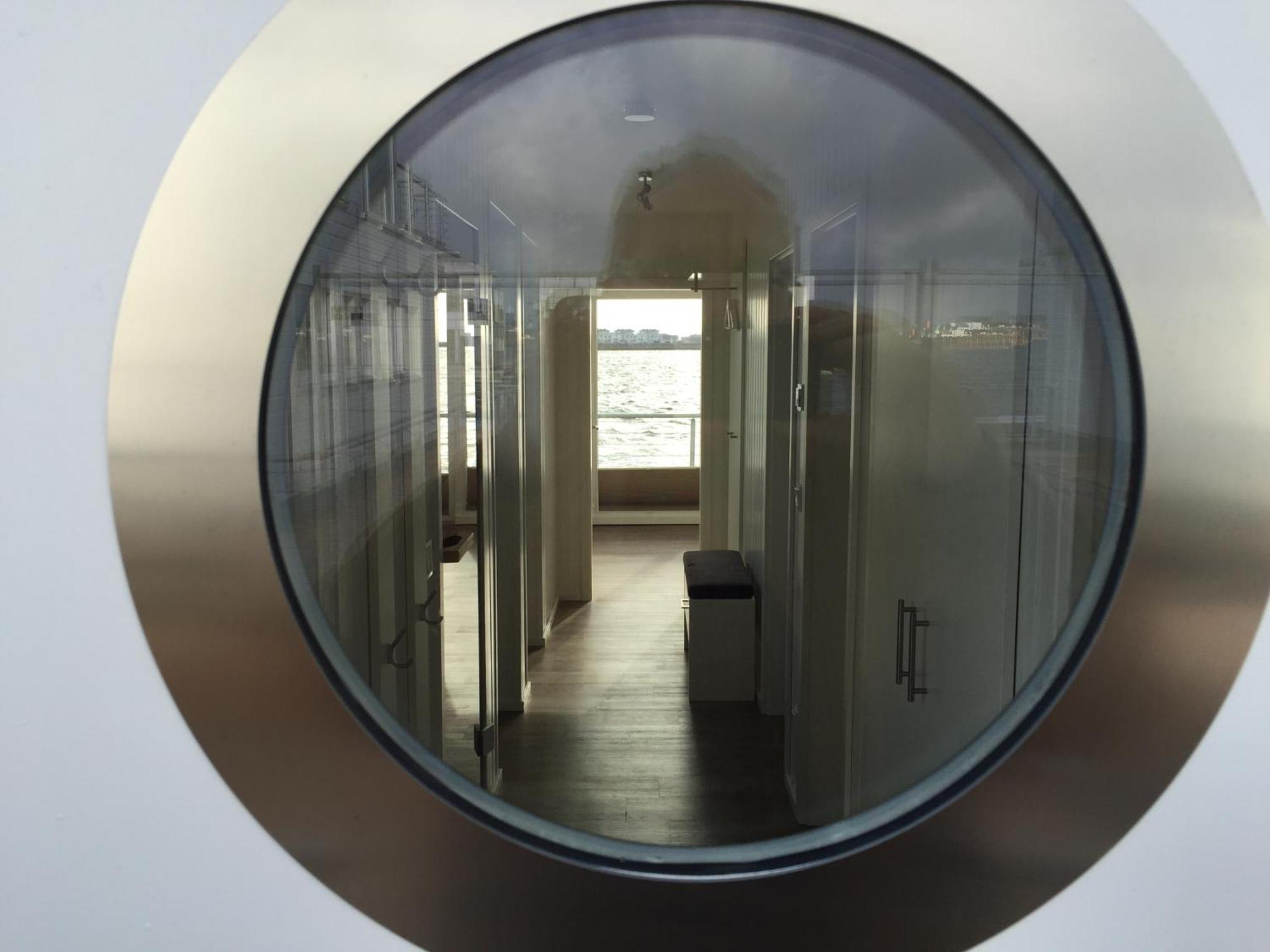 Schwimmendes Ferienhaus Antares One By Seeblick Ferien Oro, Rundum Wasser, Sauna Olpenitz Zewnętrze zdjęcie