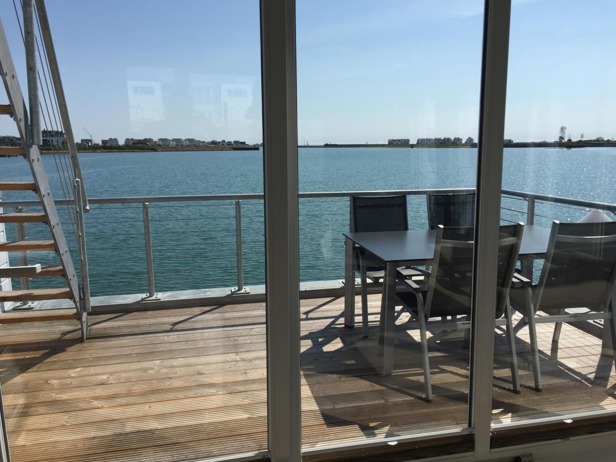 Schwimmendes Ferienhaus Antares One By Seeblick Ferien Oro, Rundum Wasser, Sauna Olpenitz Zewnętrze zdjęcie